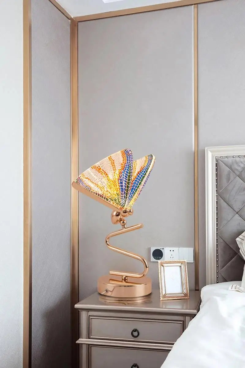 Zystelle - Elegant LED Butterfly Lamp for a Warm Ambience