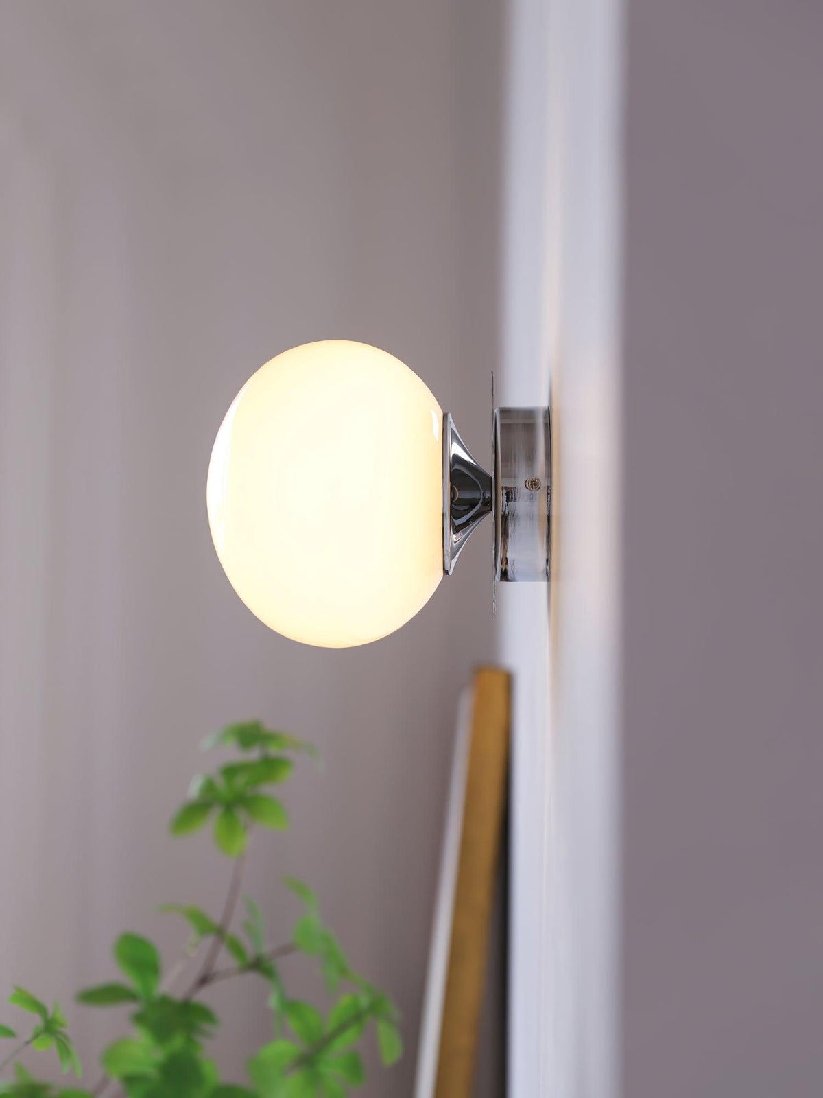 Tamrose - Pink Glass Wall Sconce for Elegant Interiors