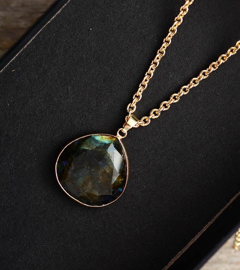 Labradorite Necklace - Iridescent Labradorite Pendant