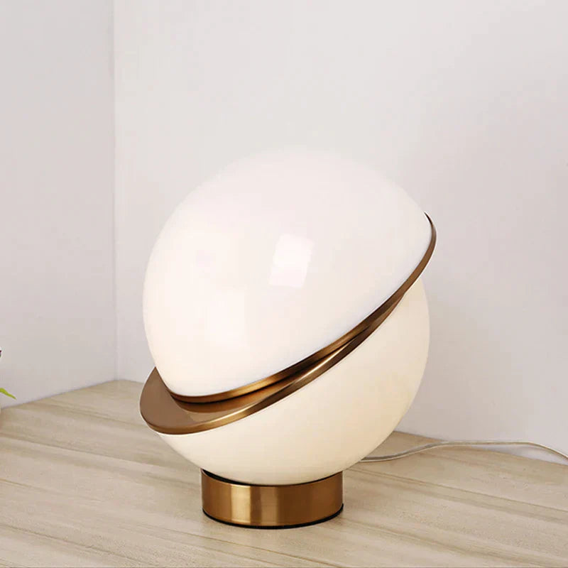SnowGlobe - Elegant Scandinavian White Ball Lamp