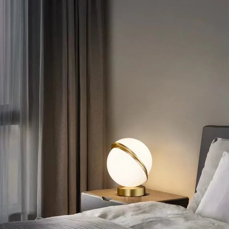 SnowGlobe - Elegant Scandinavian White Ball Lamp