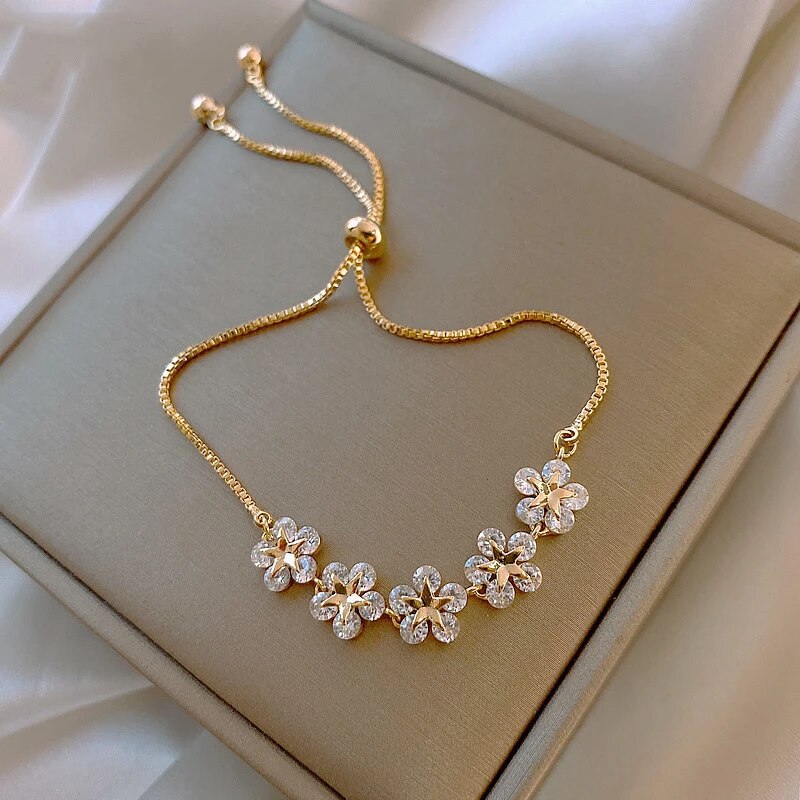 Rosalind - Bracelet fleurs doré avec cristaux scintillants
