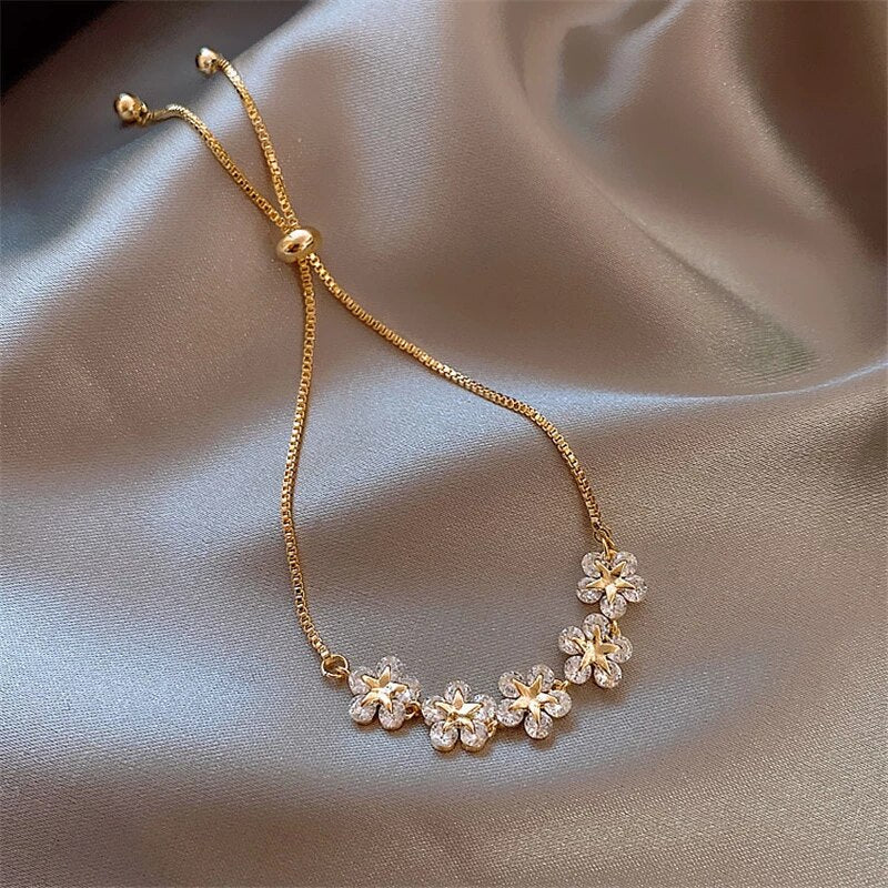 Rosalind - Bracelet fleurs doré avec cristaux scintillants