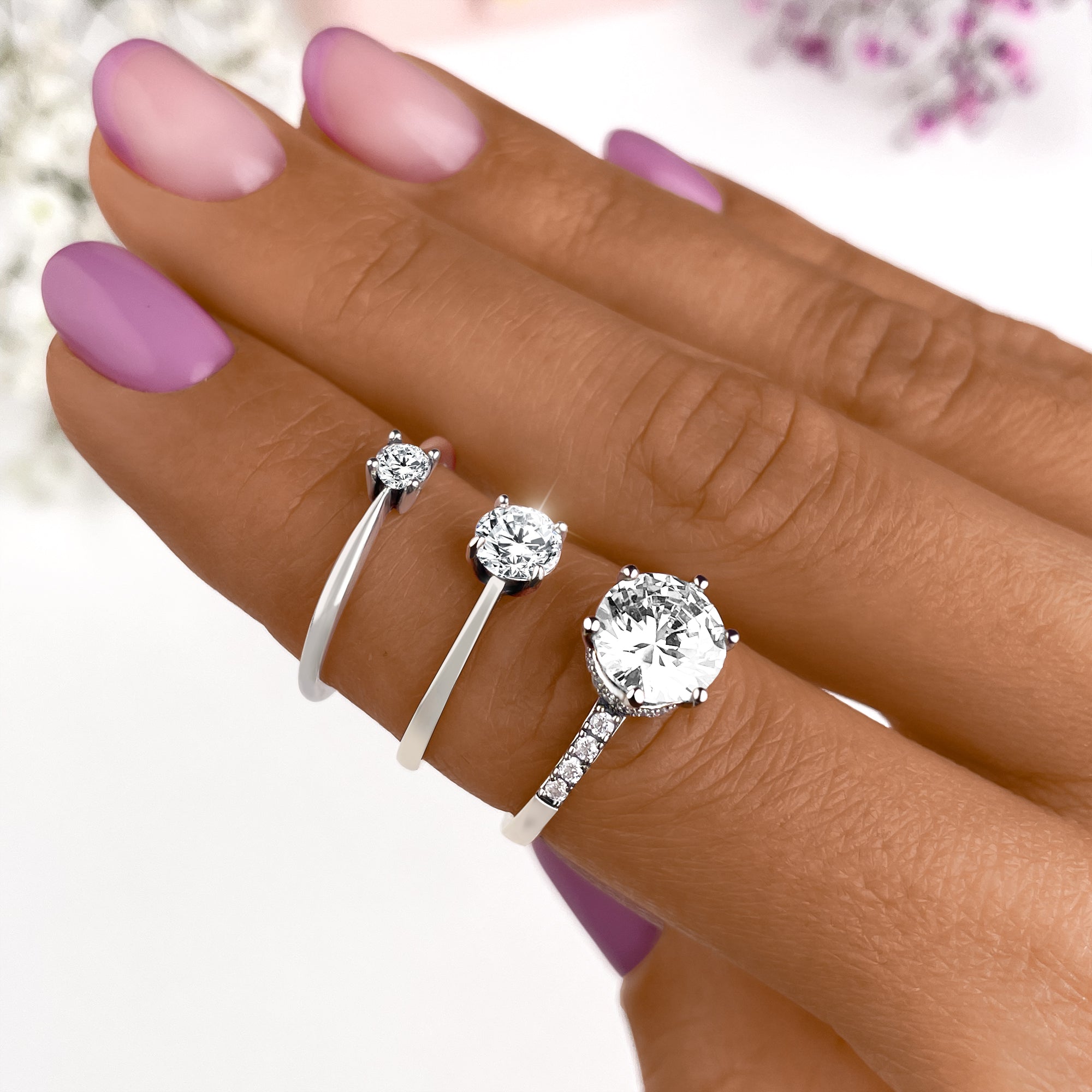 Elena - Bague solitaire en zircone à l'élégance classique