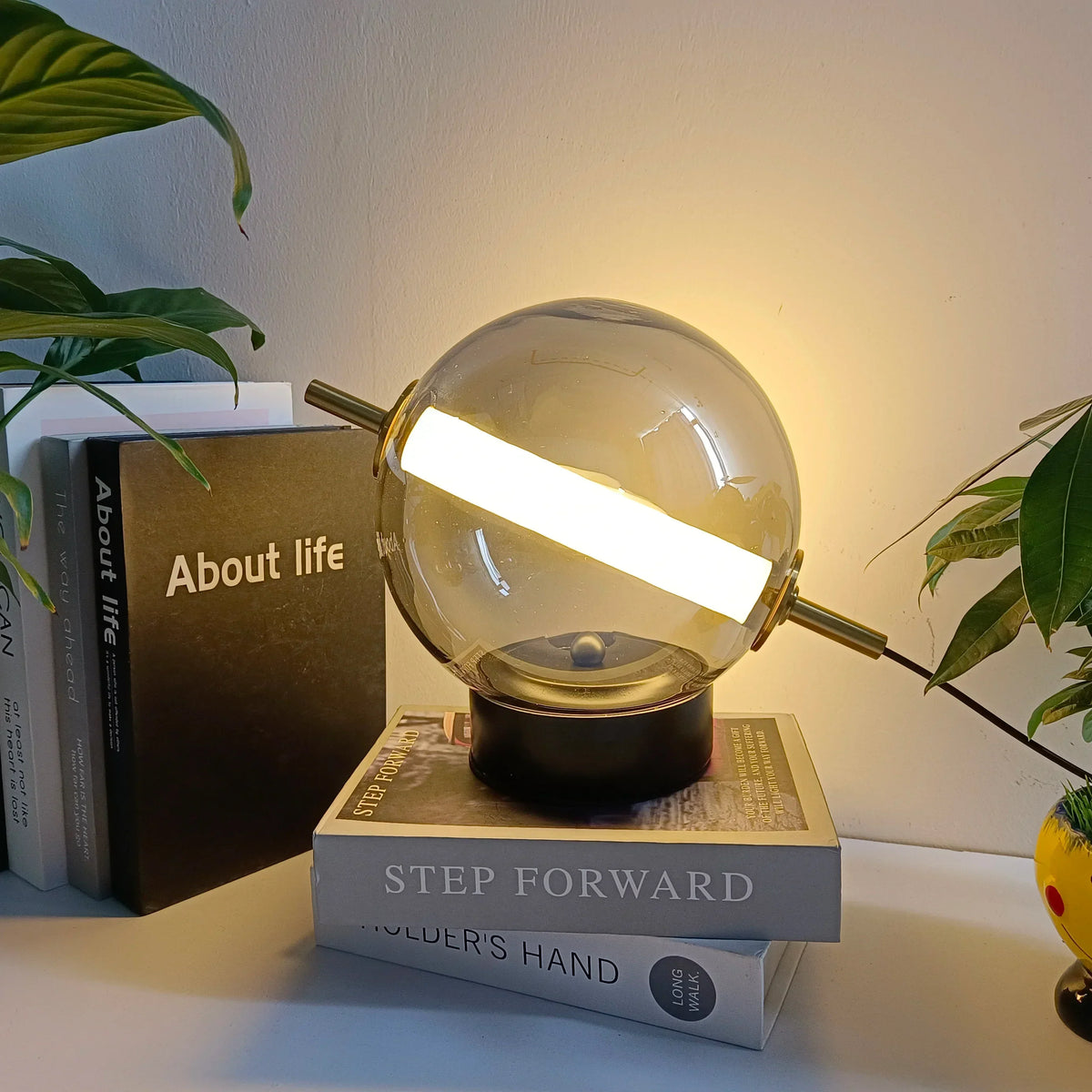 RadiantRevival - Retro Glass Table Lamp with Warm Glow