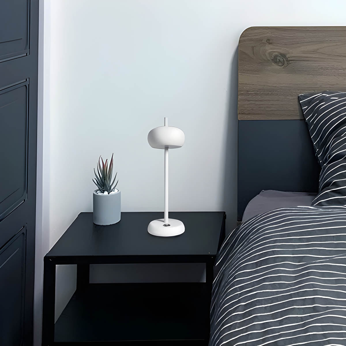 SleekGlow Table Lamp - Modern Cordless Design