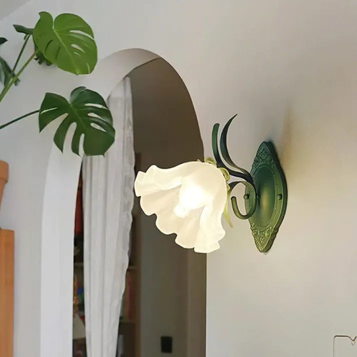 LilyGlow - Elegant Nature-Inspired Wall Sconce