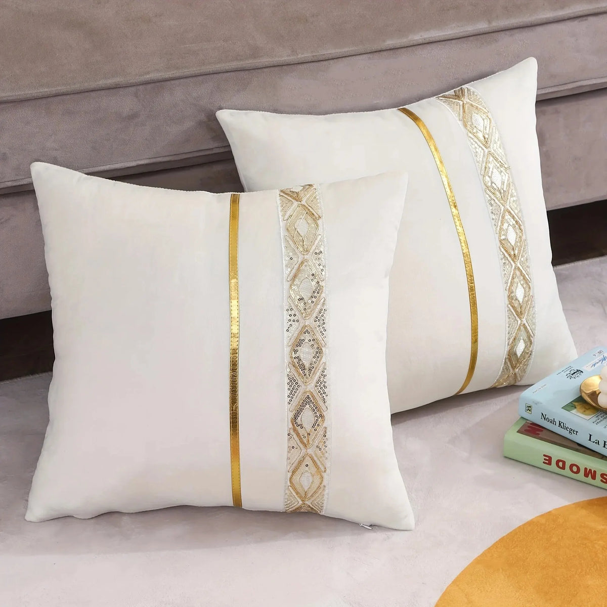 LuxeViva Cushion Cover - Glamorous Sequin Design for a Festive Living Room