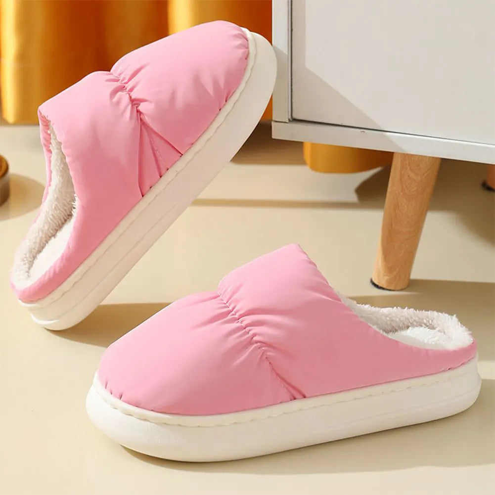 CloudCuddle Comfort Slippers - Plush Heated Slippers for a Cozy Winter