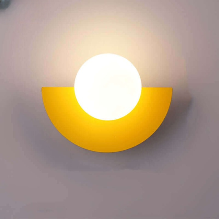 Charme Boréal - Half-Moon Metal Wall Sconce