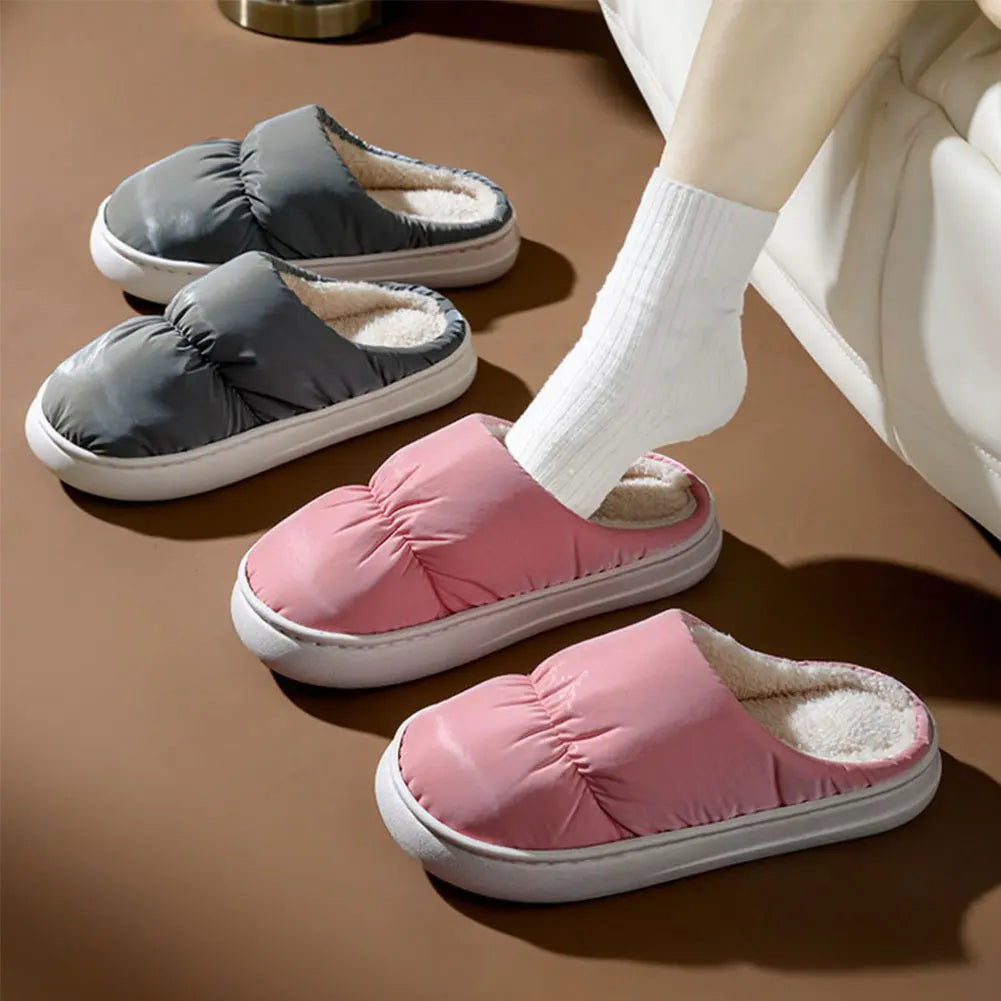 CloudCuddle Comfort Slippers - Plush Heated Slippers for a Cozy Winter