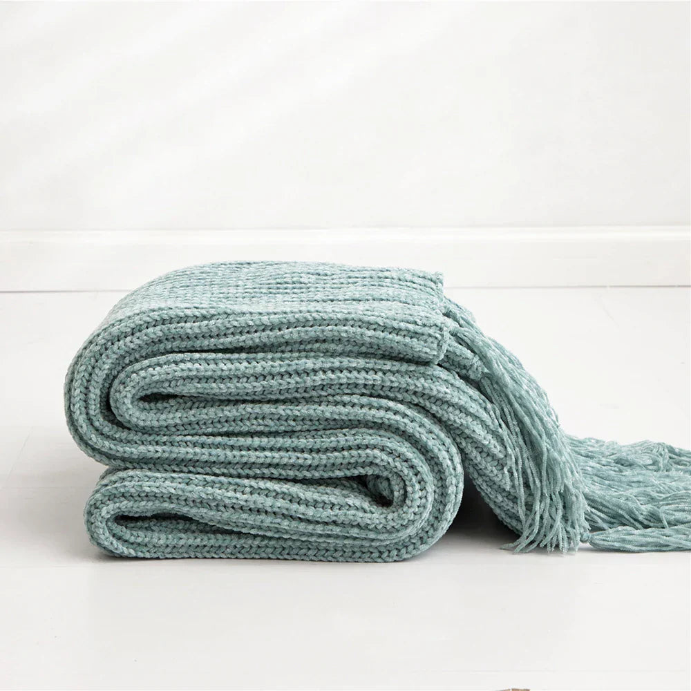 HeartCozy - Heart-Fringe Knitted Chenille Throw