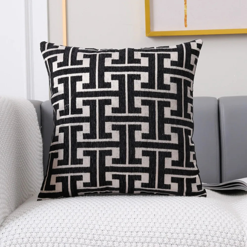 Sérénité Luxe Cushion Cover - Striped Design for a Warm Interior