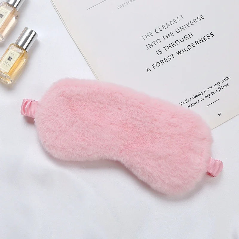 Cozy Cuddle - Soft Silk Sleep Mask for Peaceful Sleep