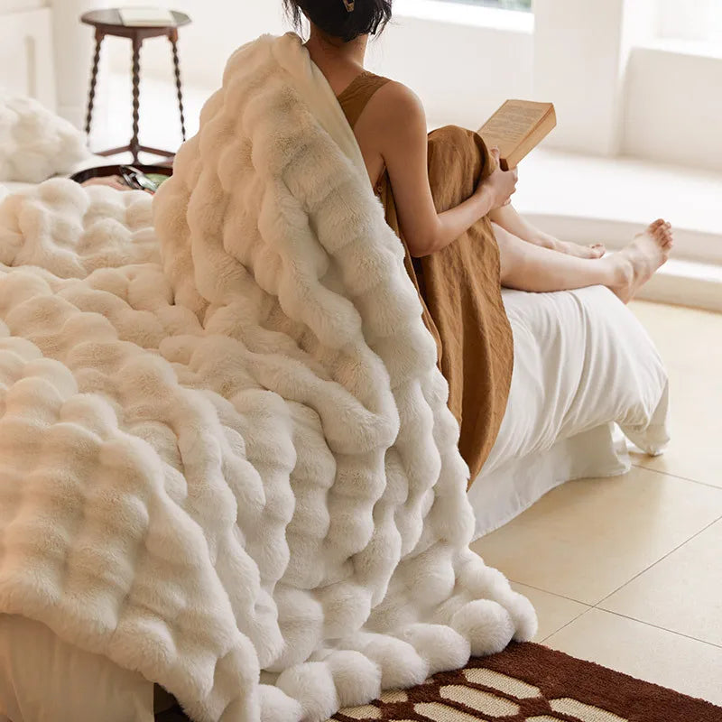 ChicWarmth - Luxury Throw Blanket for Ultimate Comfort
