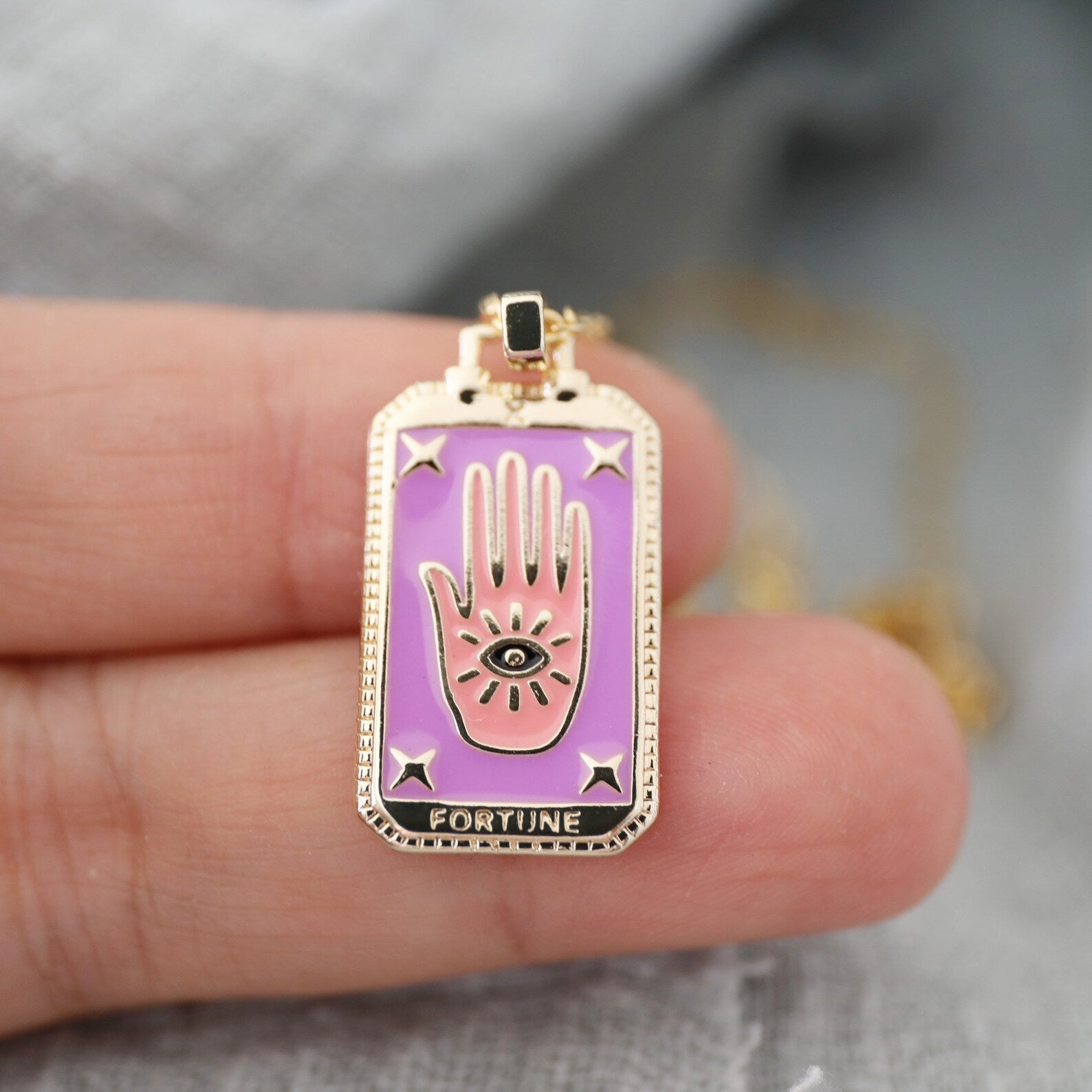 Collier Cartes de Tarot Envoûtant - Design Coloré Symbolique