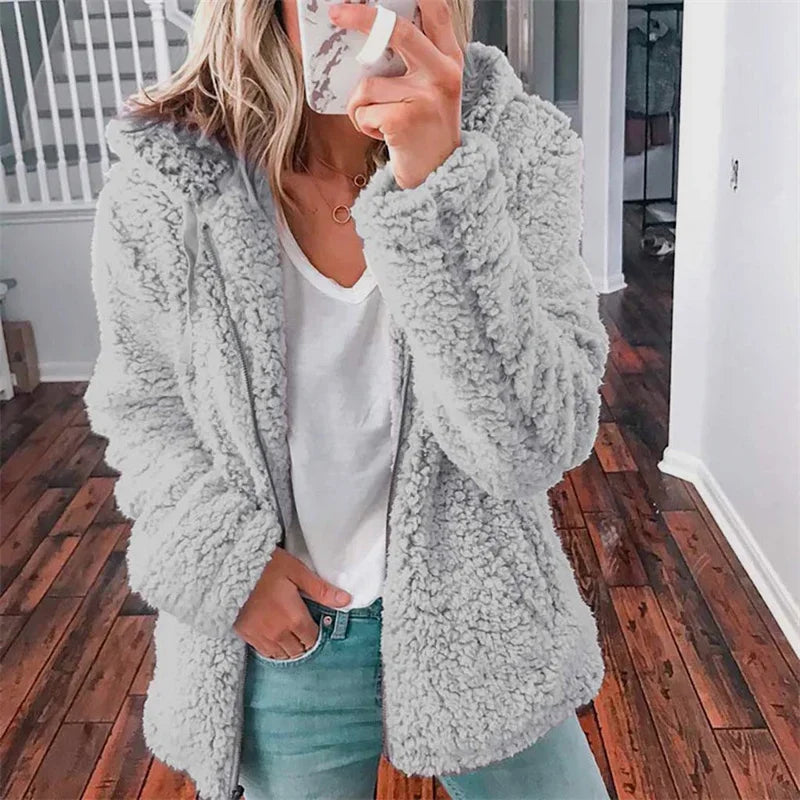FashionNest Hoodie - Oversized Fleece Pullover for Winter