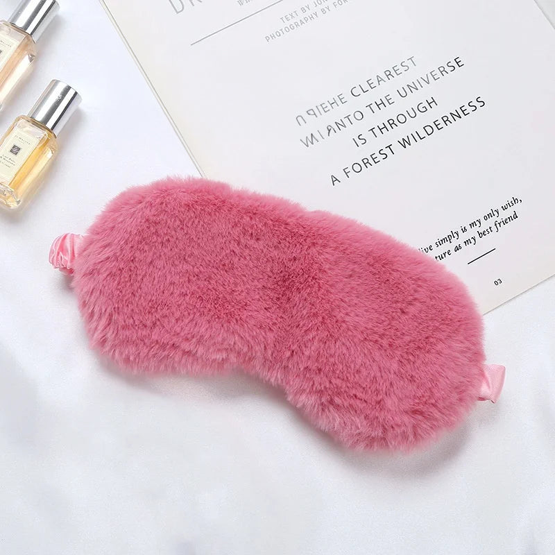 Cozy Cuddle - Soft Silk Sleep Mask for Peaceful Sleep