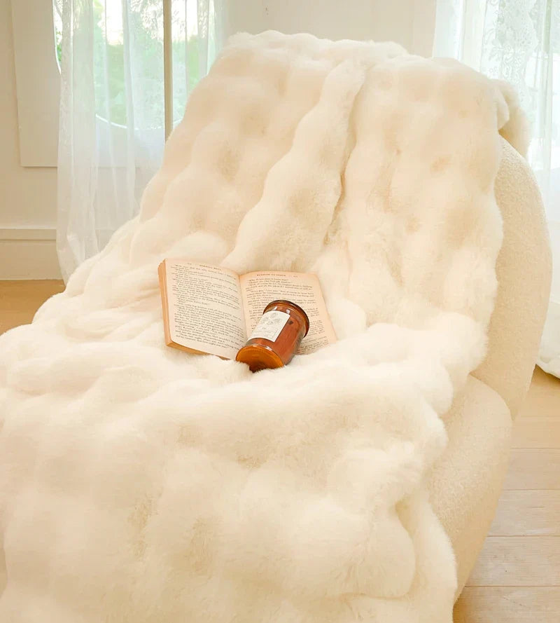 PlushGlow - Cozy Faux Fur Throw Blanket for Luxurious Comfort