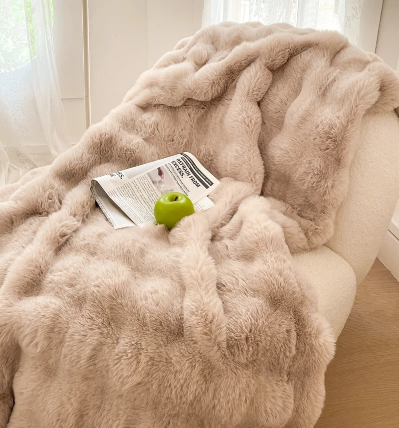 PlushGlow - Cozy Faux Fur Throw Blanket for Luxurious Comfort