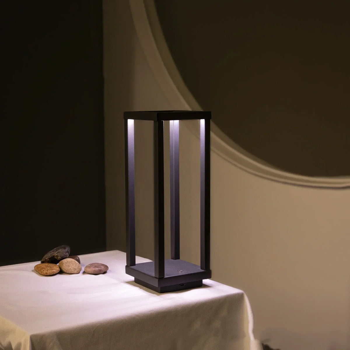 BriljantLicht - Elegant Wireless Table Lamp for Every Room