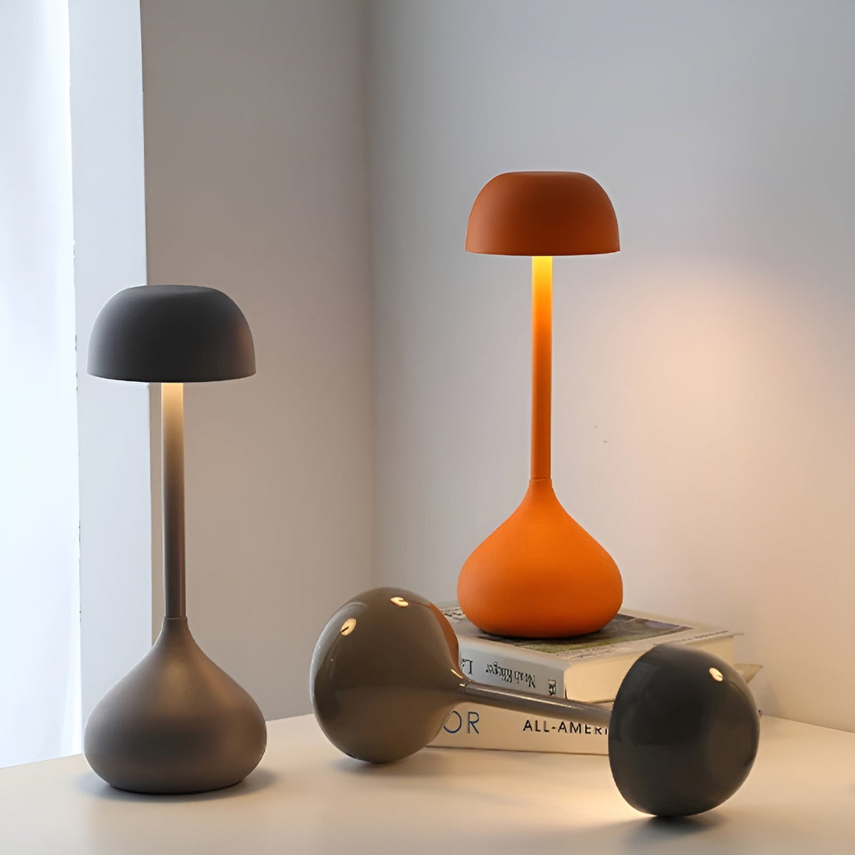 Zutessa - Cordless Dimmable LED Table Lamp