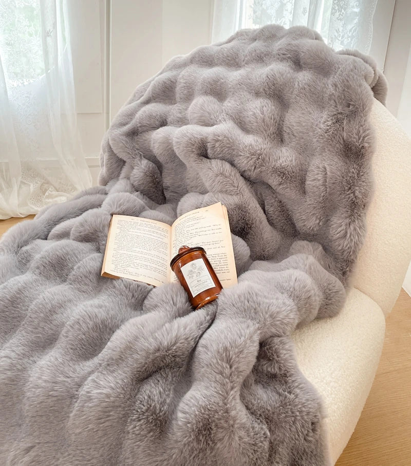 PlushGlow - Cozy Faux Fur Throw Blanket for Luxurious Comfort