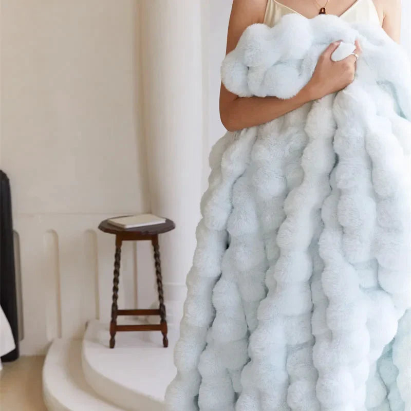 ChicWarmth - Luxury Throw Blanket for Ultimate Comfort