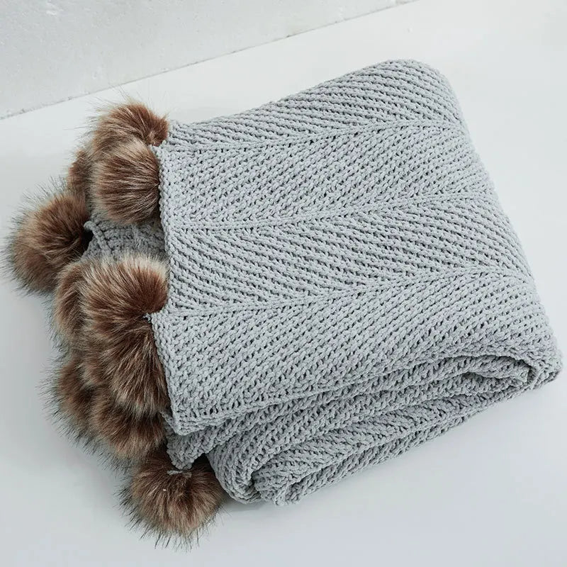 HeartCozy - Heart-Fringe Knitted Chenille Throw