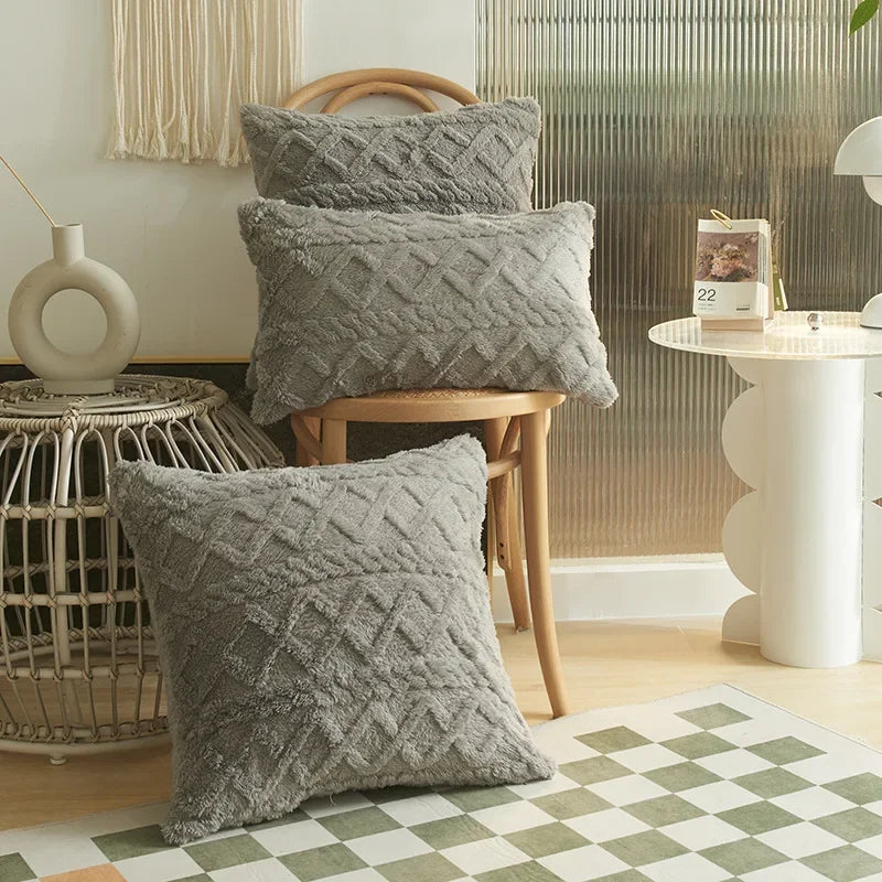 SilkAura Décor - Luxurious Geometric Jacquard Cushion Cover