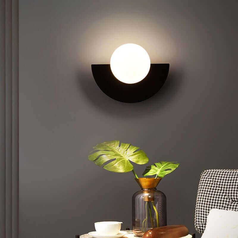 Charme Boréal - Half-Moon Metal Wall Sconce
