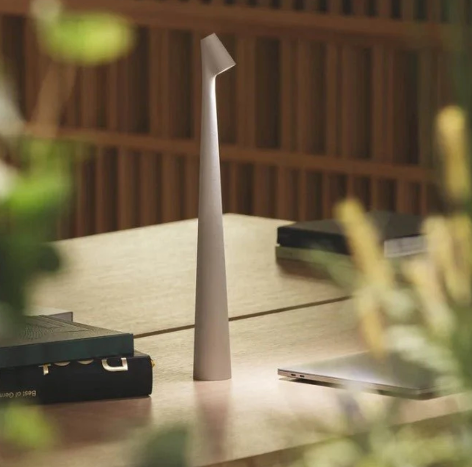 Guyrenna - Adjustable Touch Lamp for Refined Interiors