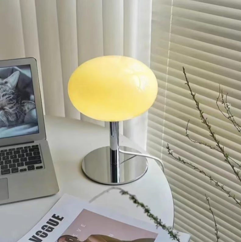 SérénitéMagique - Elegant Beige Table Lamp for Ambient Light
