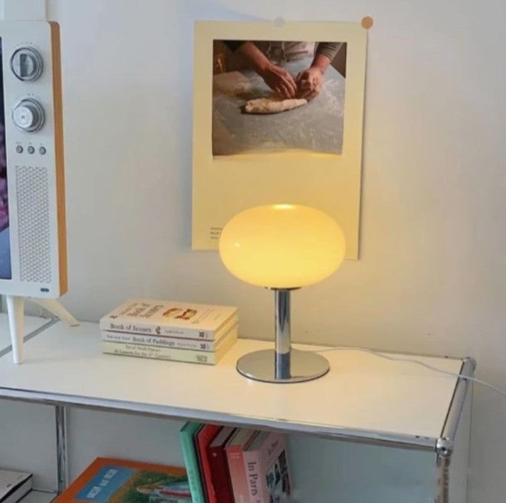 SérénitéMagique - Elegant Beige Table Lamp for Ambient Light