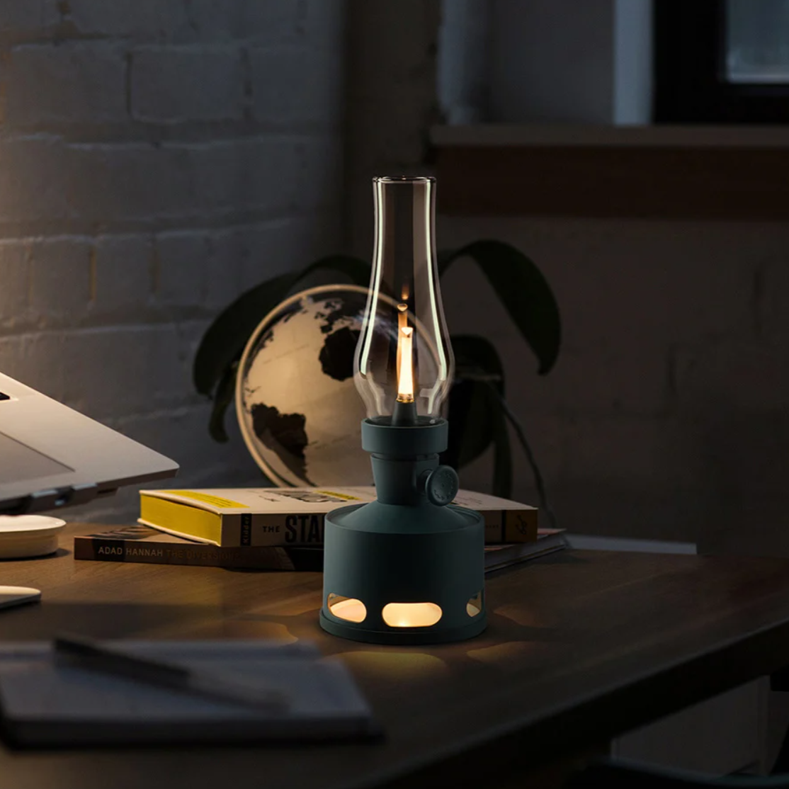 NostalgiaLamp - Vintage LED Lantern for Cozy Evenings