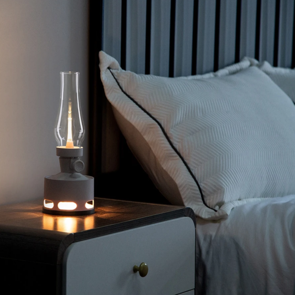 NostalgiaLamp - Vintage LED Lantern for Cozy Evenings