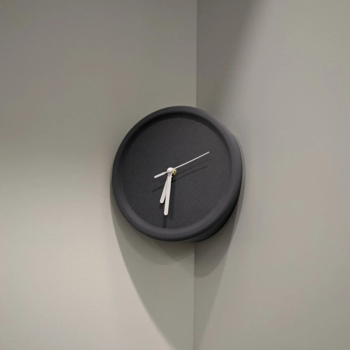 SilentCorner - No-Drill Silent Corner Wall Clock