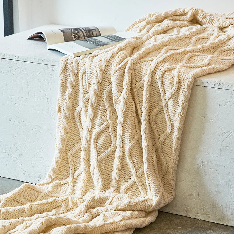 HeartCozy - Heart-Fringe Knitted Chenille Throw