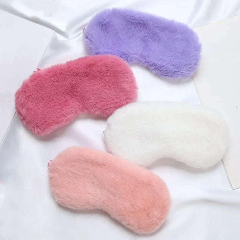 Cozy Cuddle - Soft Silk Sleep Mask for Peaceful Sleep