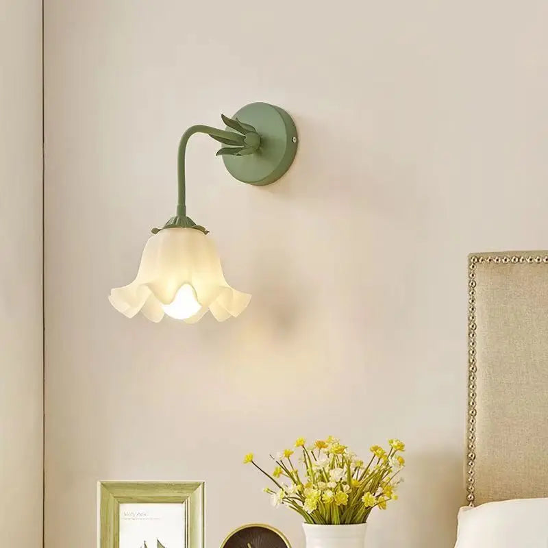 Nembelle - Elegant Floral Pattern Wall Sconce