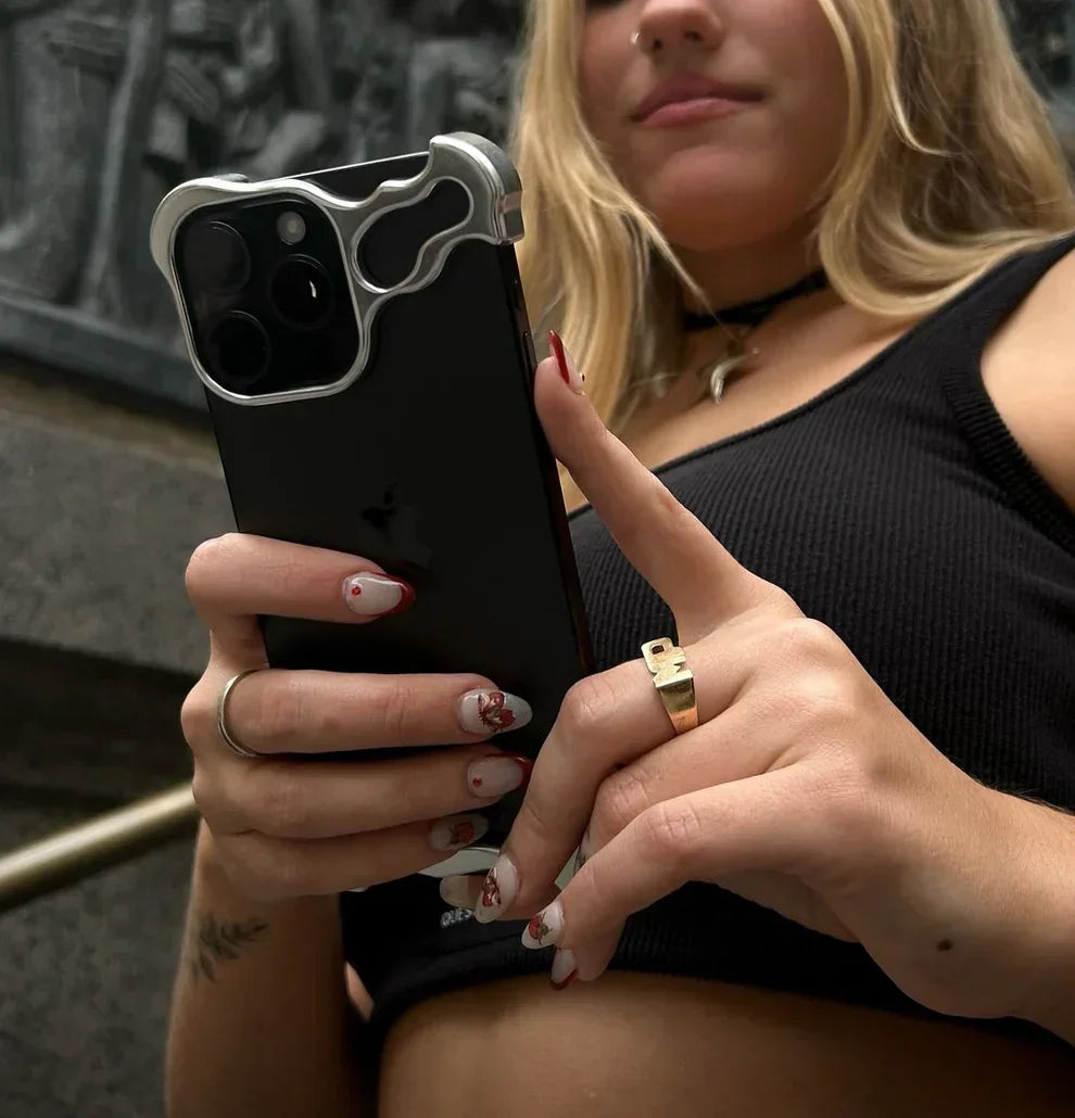 TitanShield Case - Coque iPhone Métal Stylée Protection