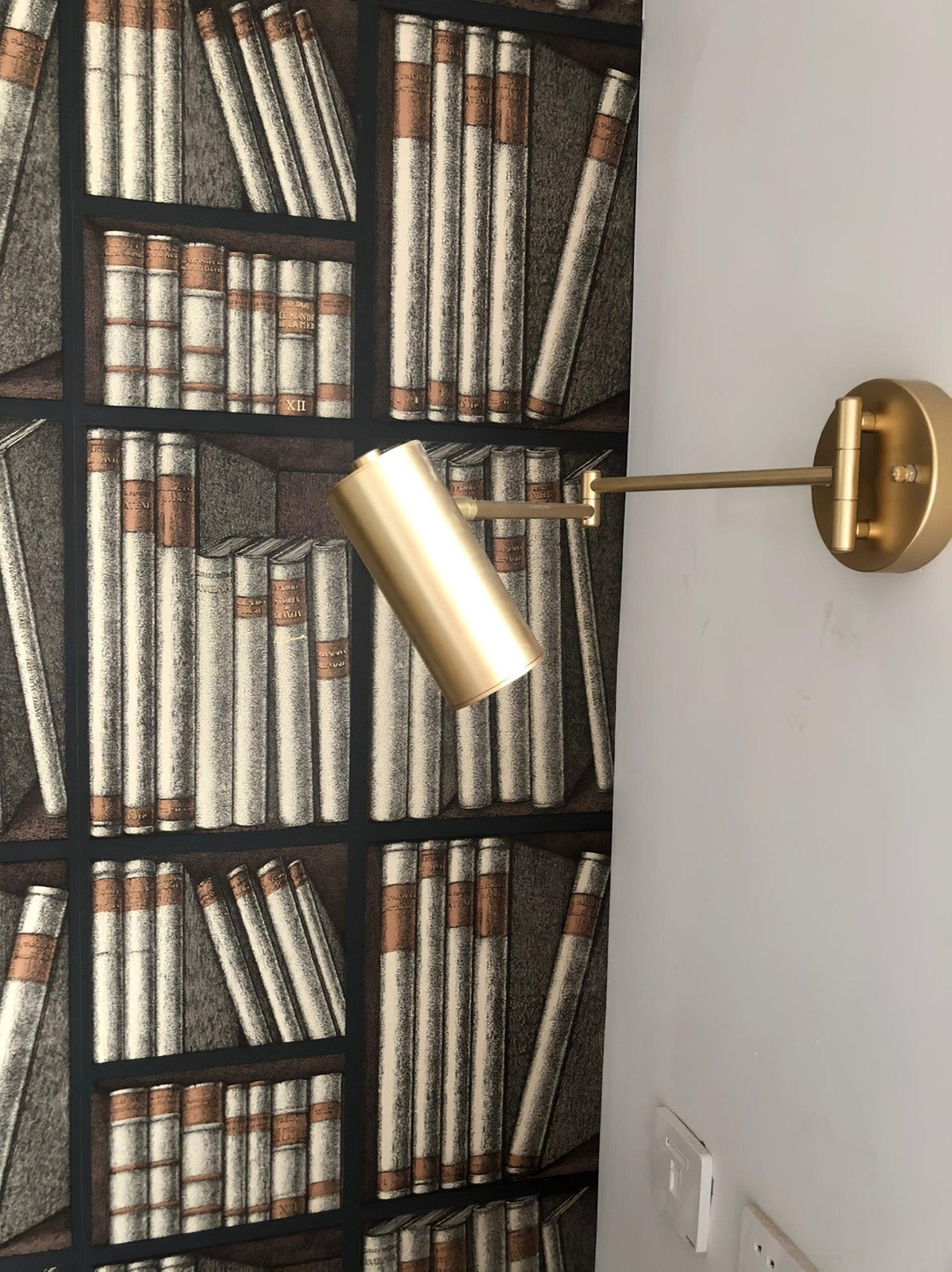 Nexbeam - Sleek Metal and Acrylic Wall Sconce