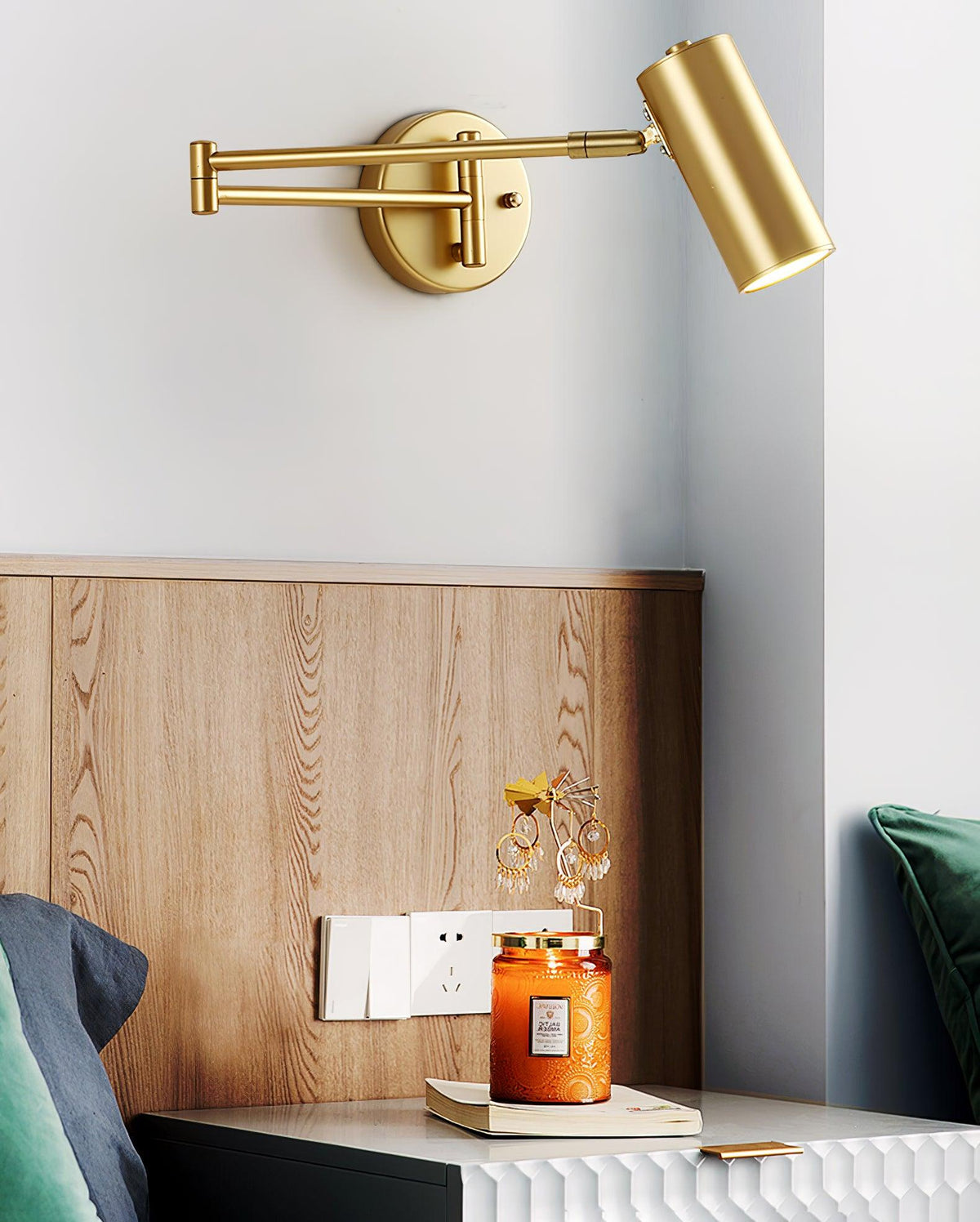 Nexbeam - Sleek Metal and Acrylic Wall Sconce