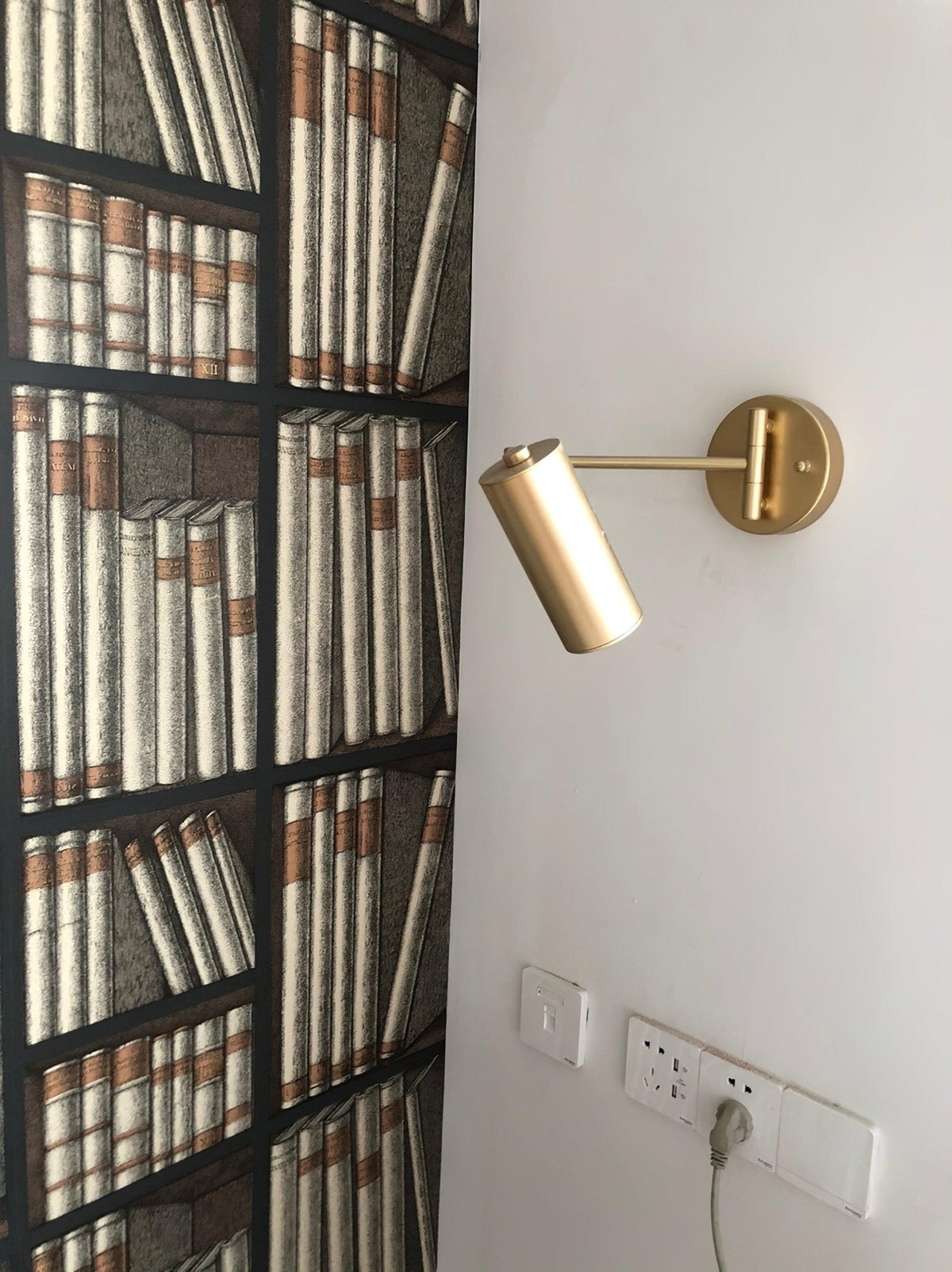 Nexbeam - Sleek Metal and Acrylic Wall Sconce