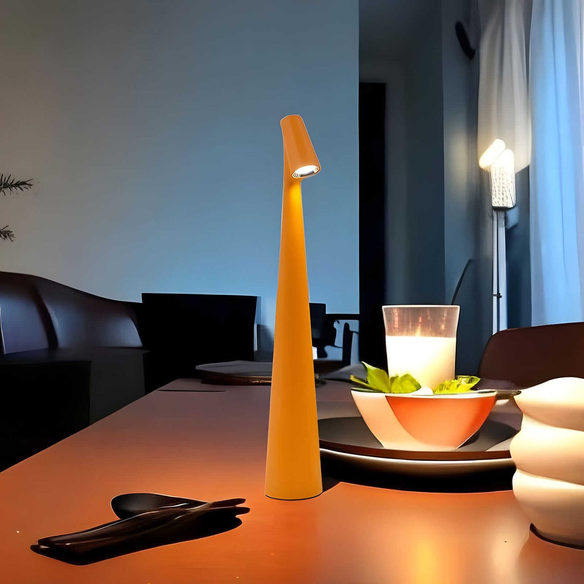 LunaSlim - Elegant Cordless Table Lamp with Adjustable Brightness