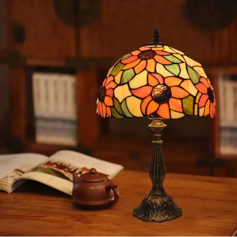Luminara Éclat - Colored Glass Tiffany Desk Lamp