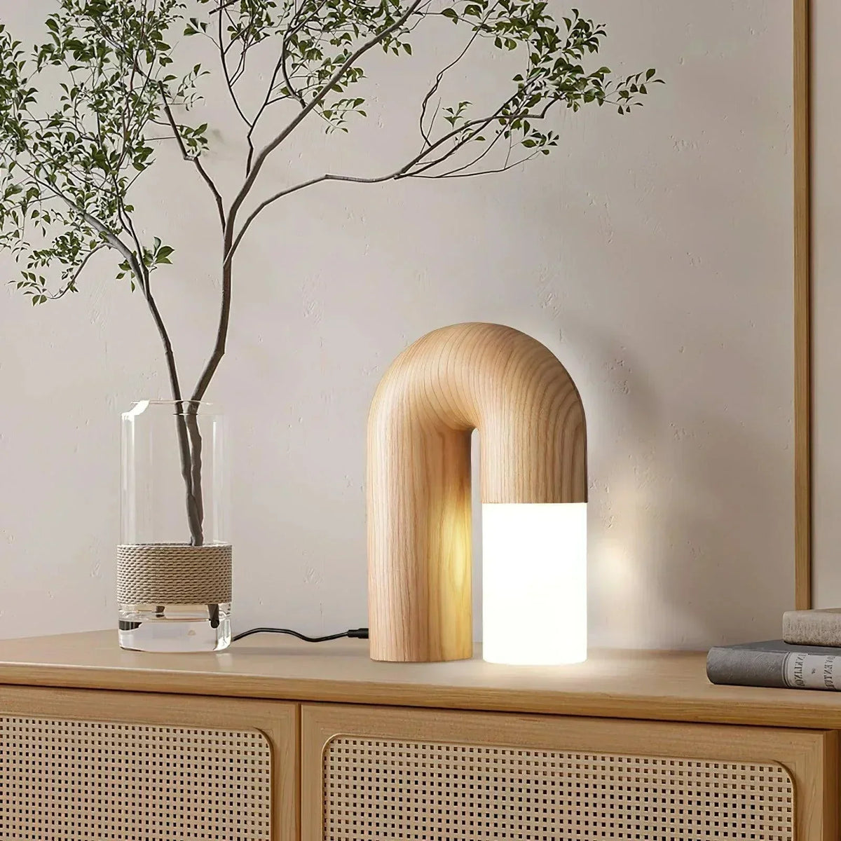Diapolo - Modern Table Lamp with Elegant Design