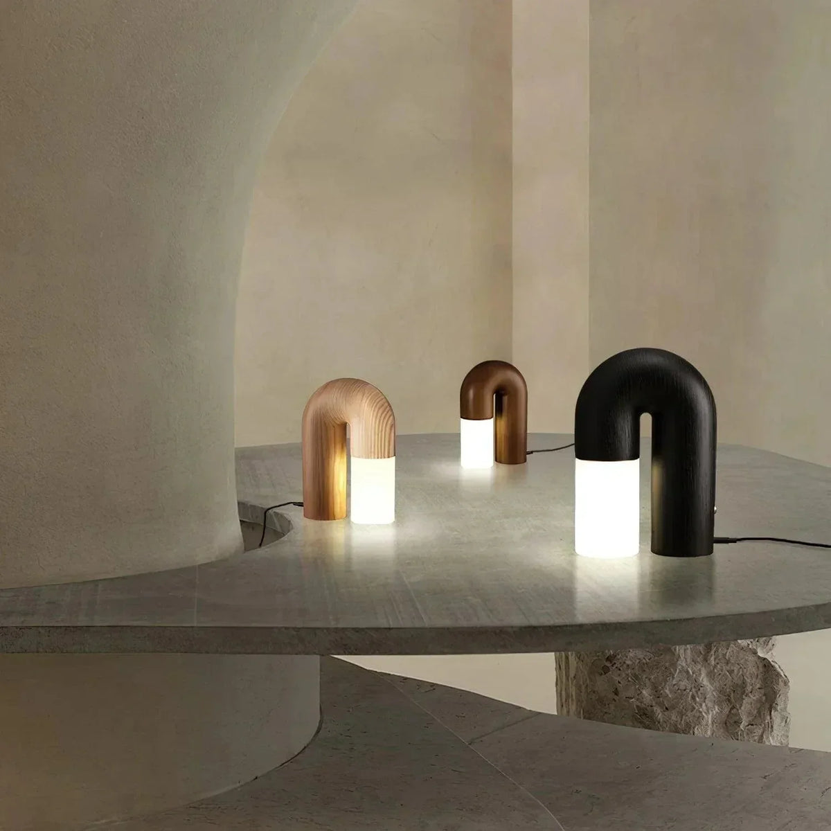 Diapolo - Modern Table Lamp with Elegant Design