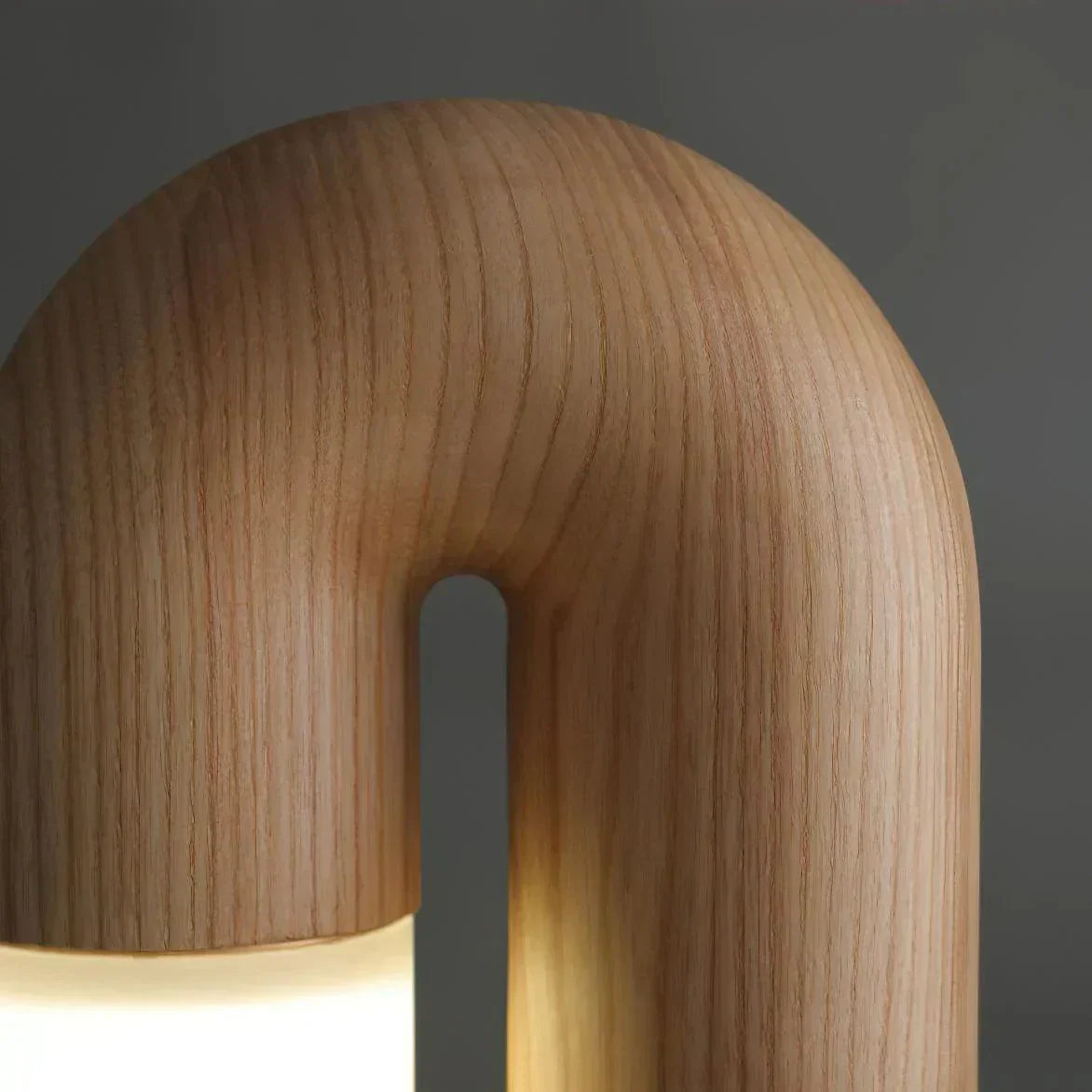 Diapolo - Modern Table Lamp with Elegant Design