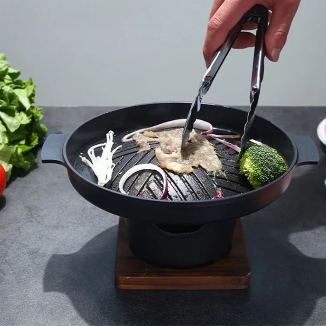 GrillMaster Pro - Compact Portable Barbecue for Outdoor Cooking